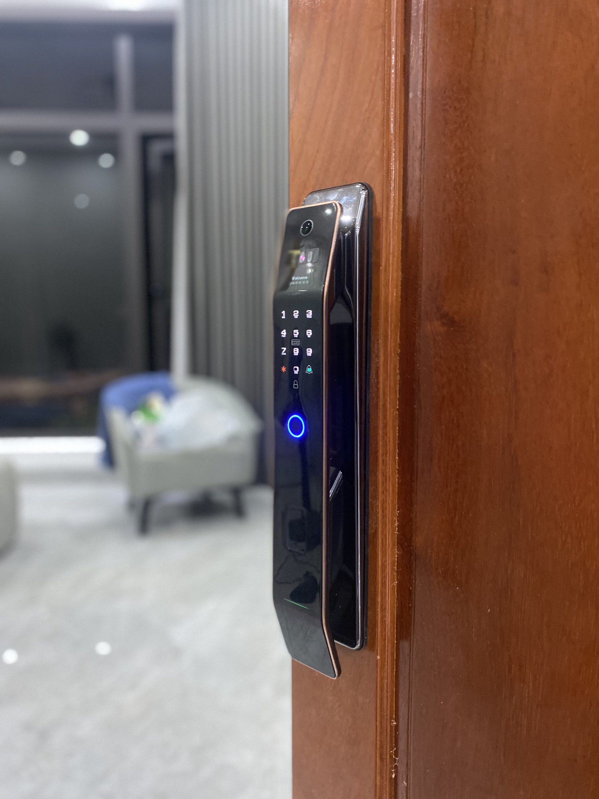 z5501943130384_a7b21aee096e8f8c60005d6a3bee3bd8 Khoá cửa vân tay cao cấp MOZLEX A10PRO Khóa thông minh MHA9 PRO