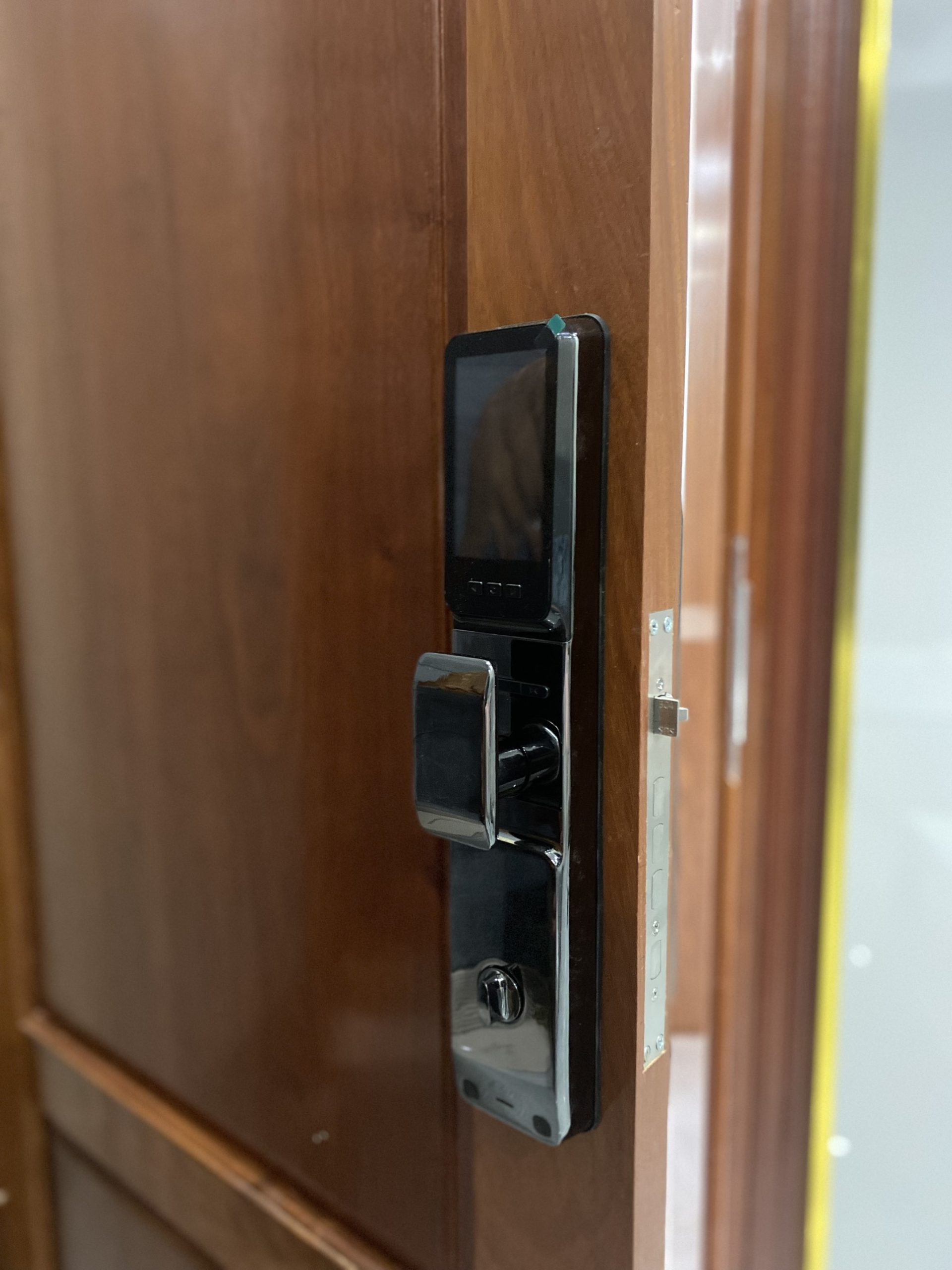 z5501943171075_042900c2e4bf0cc484639d95861b76a2 Khoá cửa vân tay cao cấp MOZLEX A10PRO Khóa thông minh MHA9 PRO